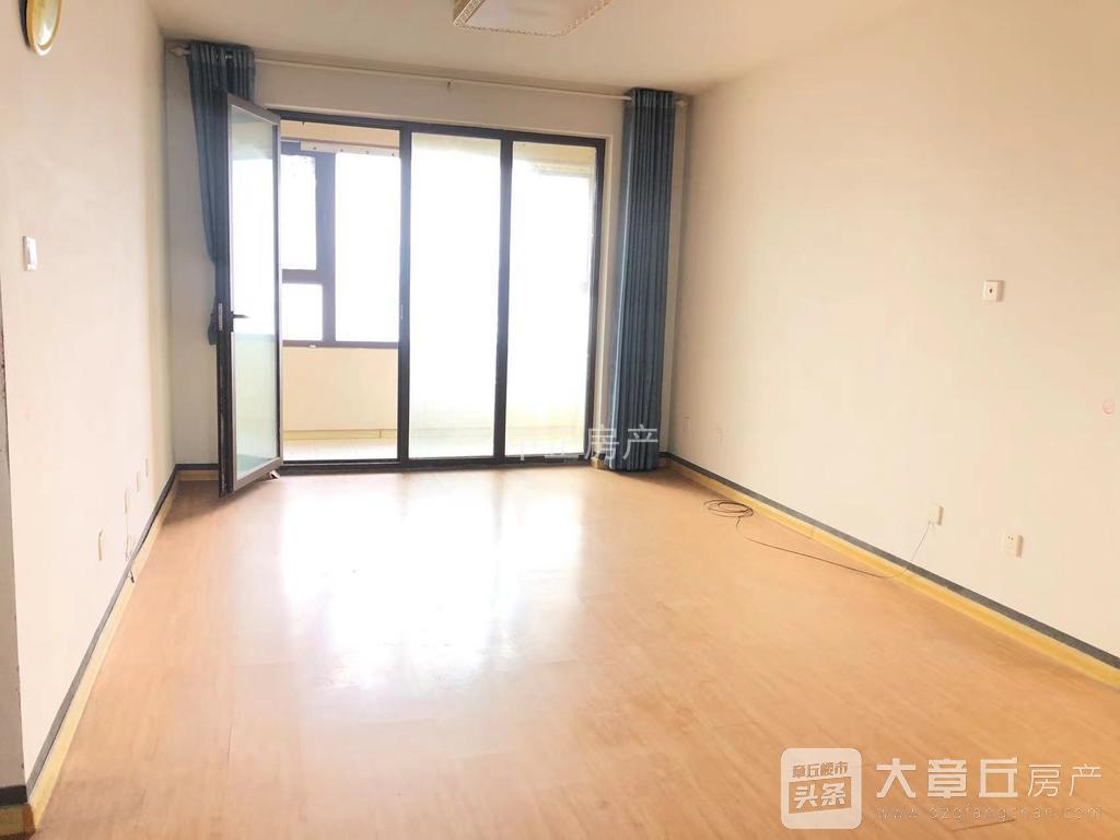 盛世锦园22层105平方3室2厅1卫带车位配套房69万三叶草户型