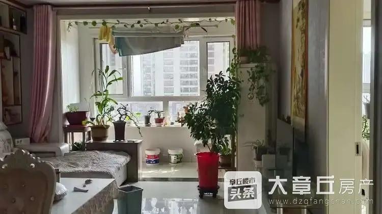 四中 电梯房 御泉世家 三室65万 精装证超