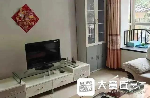 涧桥好楼层纯正三室带配套房长租车位双气地暖增送所有的家具家电拎包入住急售随时看