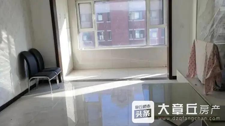城建文苑西区5楼139平精装三室双卫未住带车位配套房175万全款更名走一手续